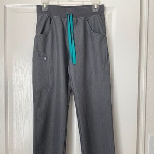 Figs Kade Cargo xsmall pants